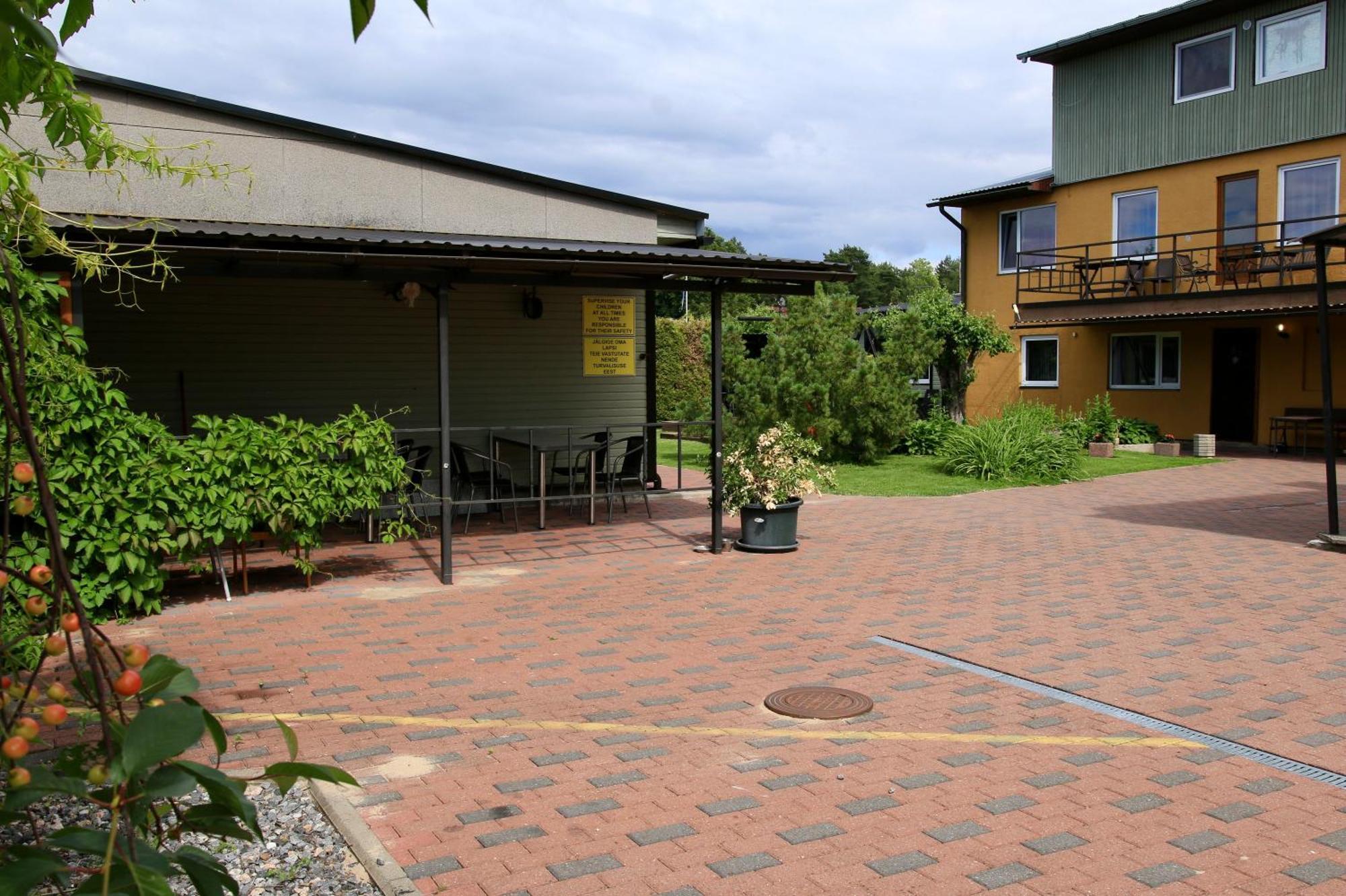 Guesthouse Maenniku Pärnu Eksteriør bilde