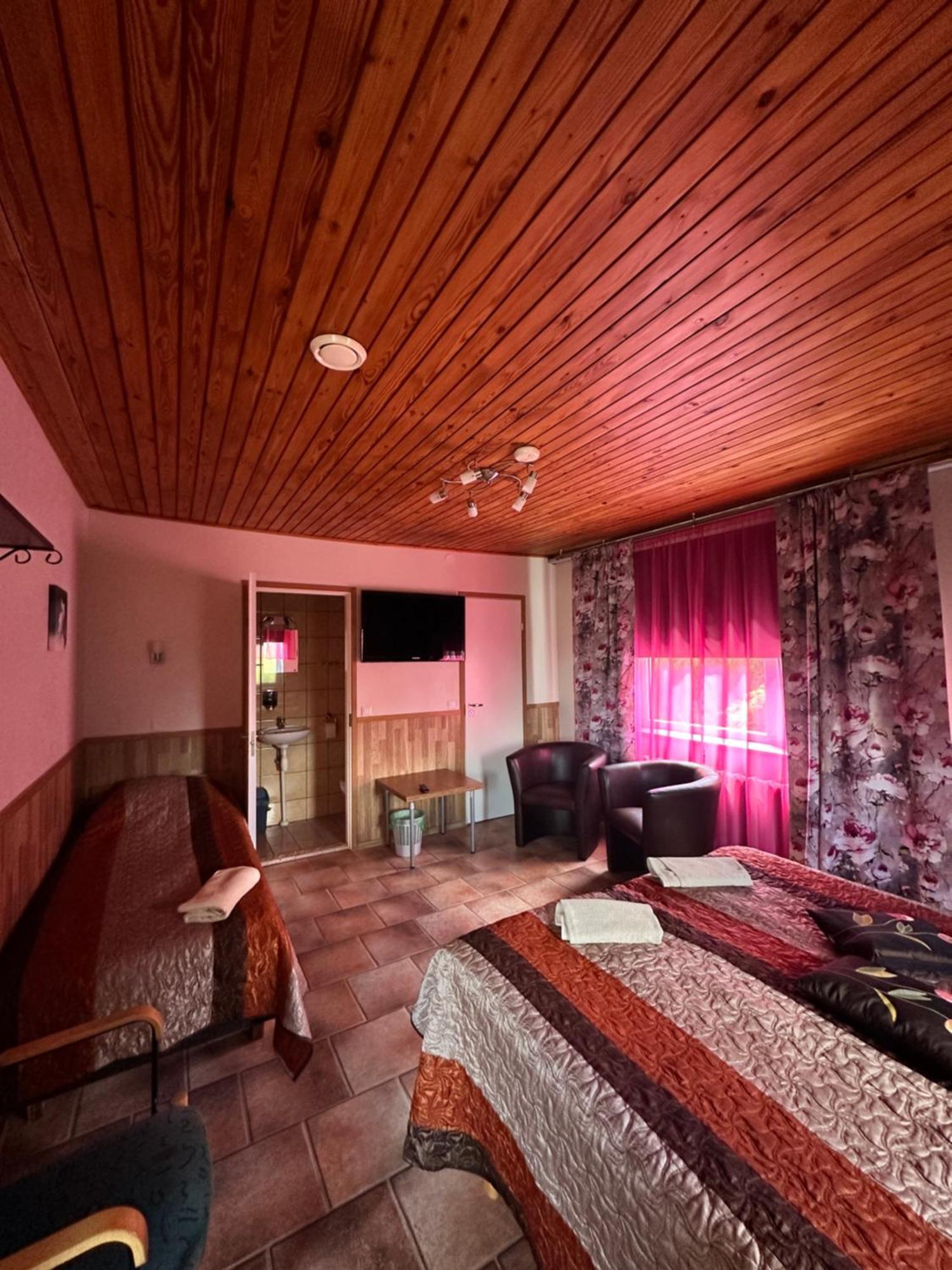 Guesthouse Maenniku Pärnu Eksteriør bilde
