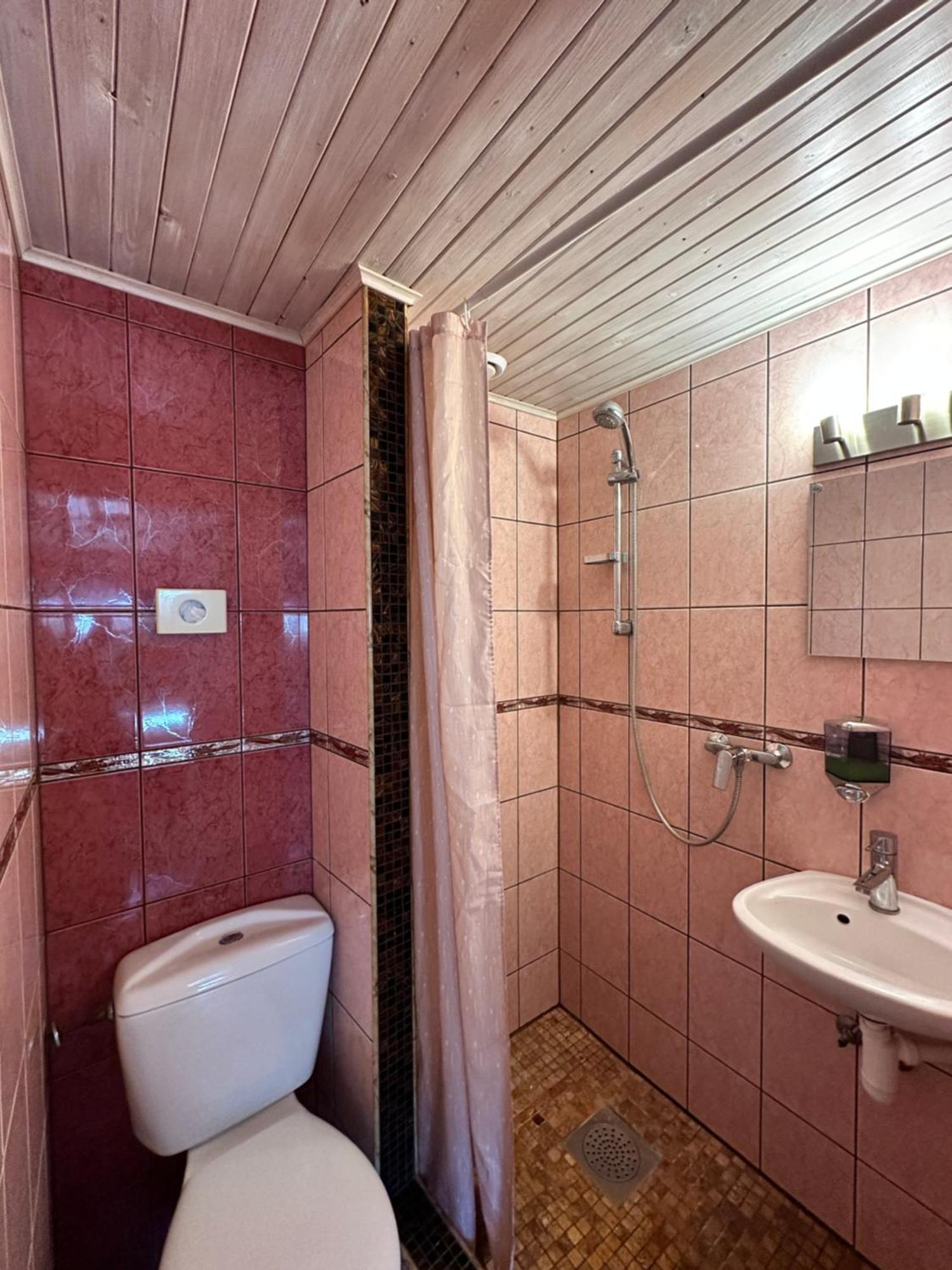 Guesthouse Maenniku Pärnu Eksteriør bilde